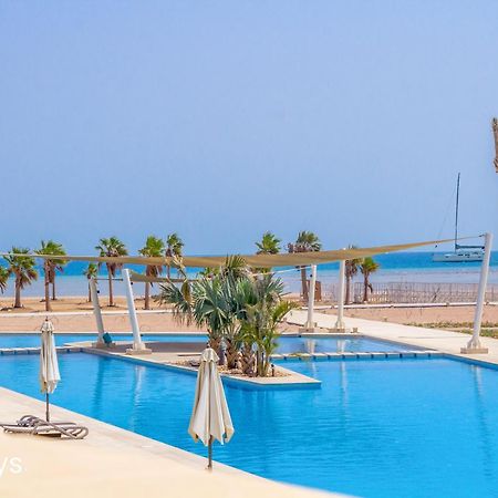 Ollystays Mangroovy Seaview 1Br Beach And Pool Free Access Hurghada Bagian luar foto